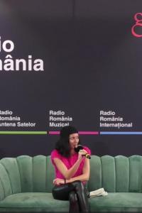 Iulia Gorzo: „O carte scrisă de un om merită să fie tradusă de un om.”