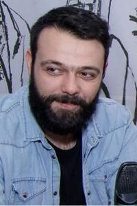 Orașul care m-a făcut. Regizorul Bobi Pricop despre Piatra Neamț: „Am copilărit cu senzația asta de munți care înconjoară orașul, de protecție, pe care mult timp am tot căutat-o fără să îmi dau seama”