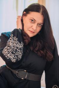 Orașul care m-a făcut. Artista Alina Manole despre Roman: „Acolo mi-am găsit vocea”