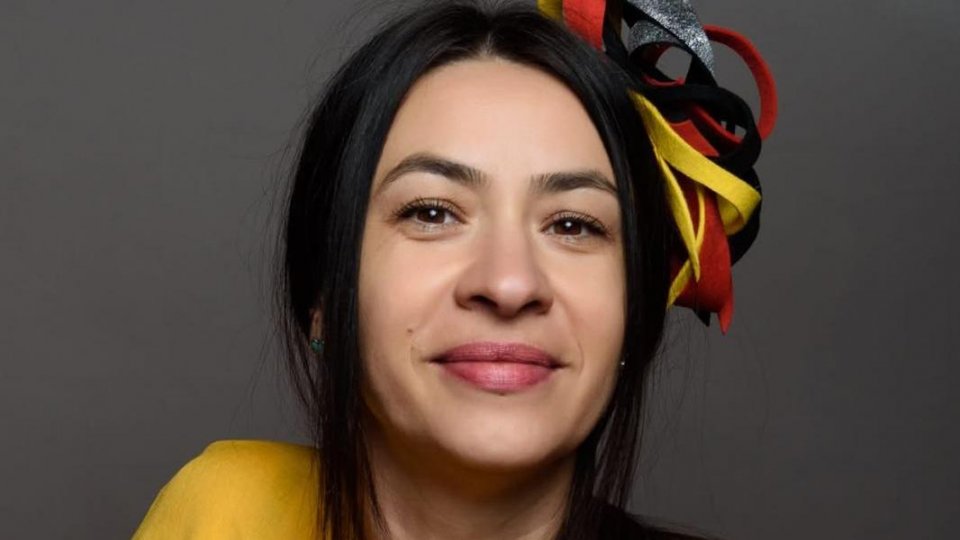 „Jurământul, un lacăt care securizează relația între oameni” – Laura Ghinea despre cartea «Jur. Mic tratat al marilor jurăminte»