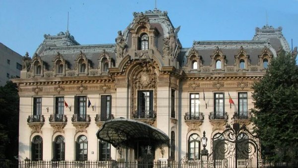 Ministerul Culturii: Obiectele de patrimoniu din Muzeul Național „George Enescu” – Palatul Cantacuzino sunt în siguranță. Lucrările de restaurare vor continua în cel mai scurt timp