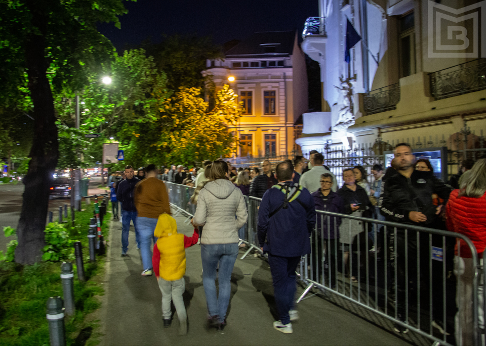 Coadă la Observatorul Astronomic Amiral Vasile Urseanu