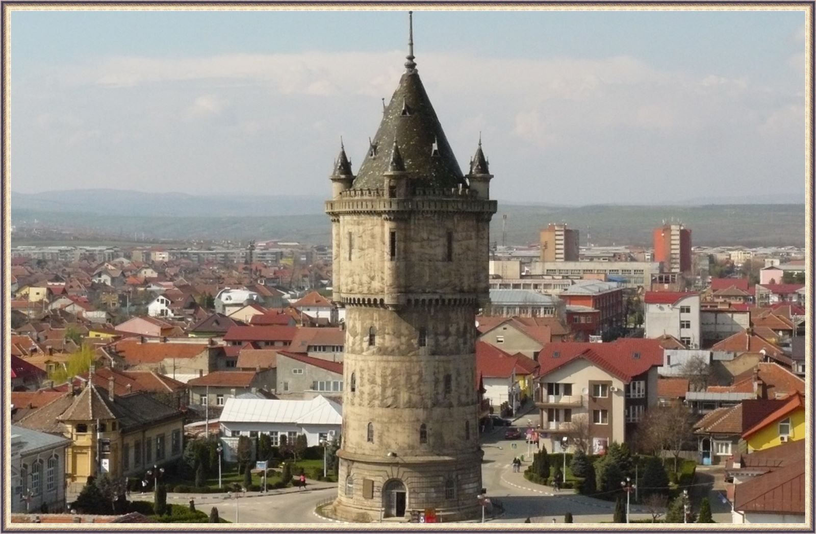 Castelul de apă din Drobeta Turnu-Severin, obiectiv turistic de patrimoniu, aflat în proprietatea Primăriei din Drobeta Turnu-Severin, administrat de Palatul Culturii „Teodor Costescu” din localitate