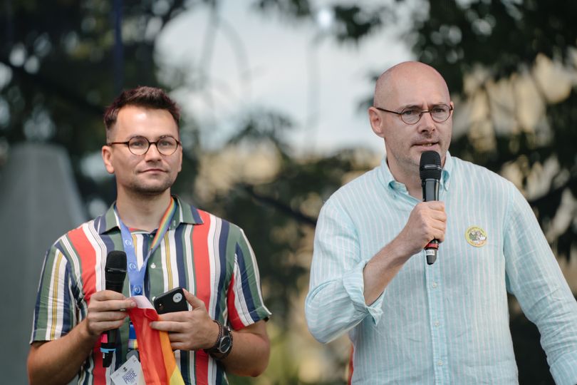 Victor Ciobotaru (stanga), alături de Florin Buhuceanu, partenerul său