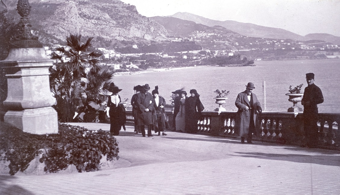 Grup de români la Monaco, cca. 1910