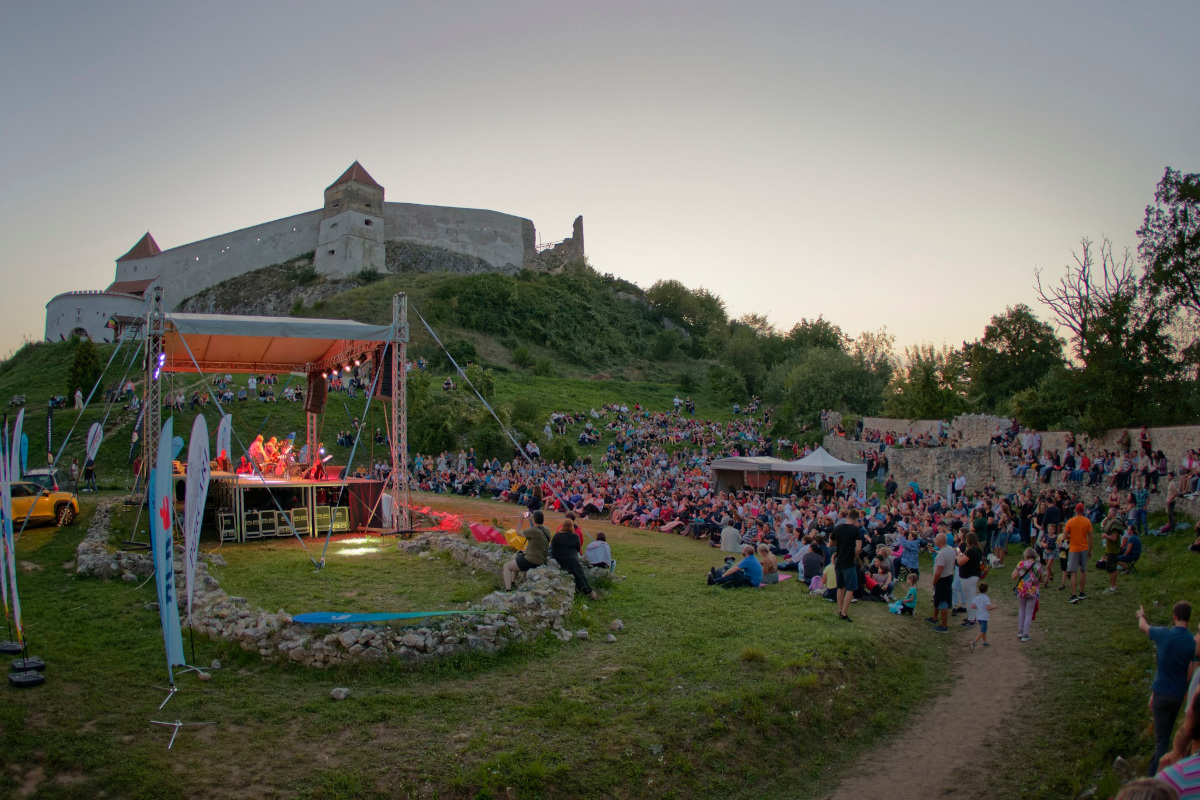 concert in Gradina Cetatii Rasnov